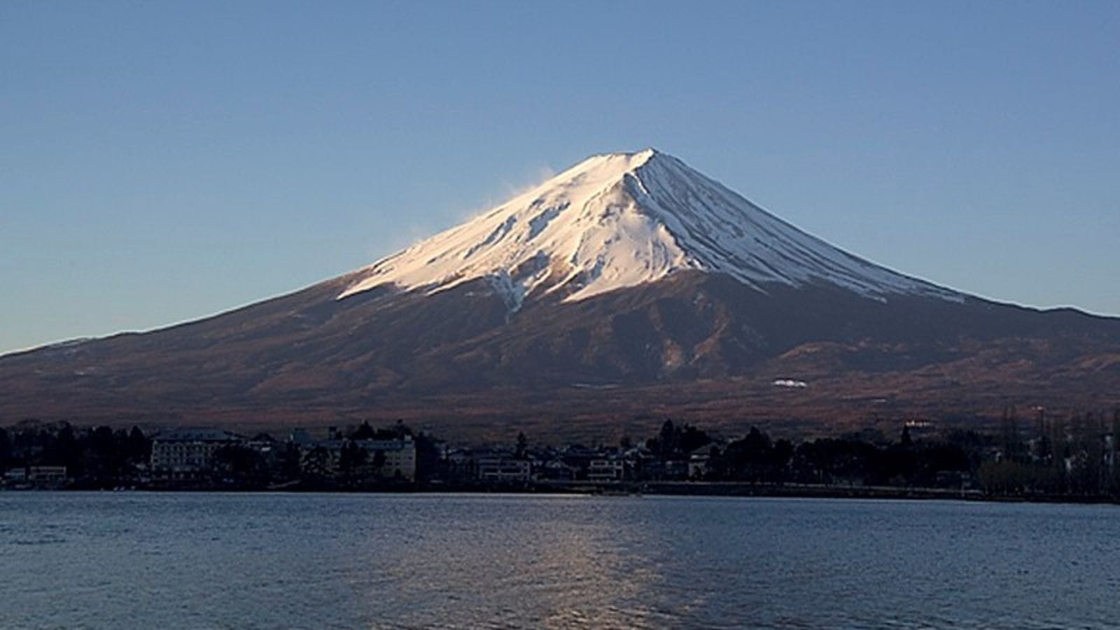 Pai abandona filho de 7 anos no Monte Fuji para continuar caminhada ao cume