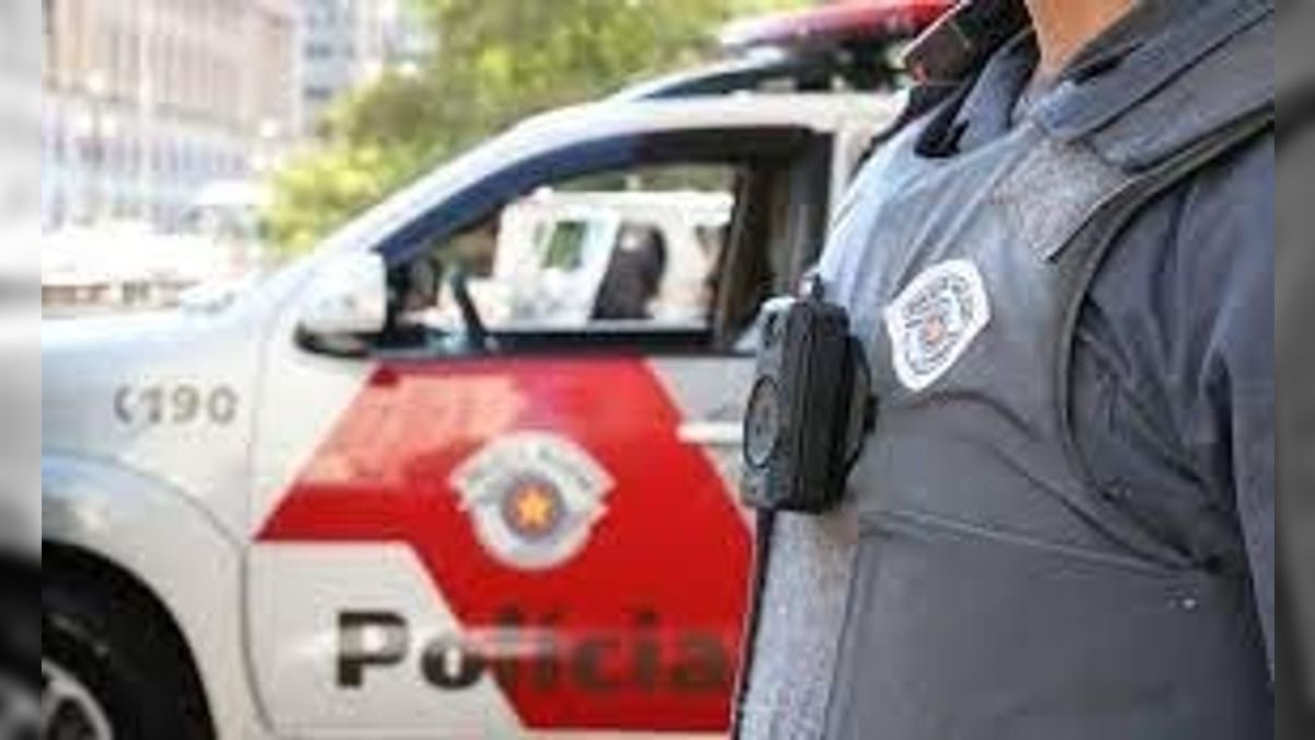 Polícia estoura duas ‘casas bomba’ e apreende quase 300 porções de drogas em SP
