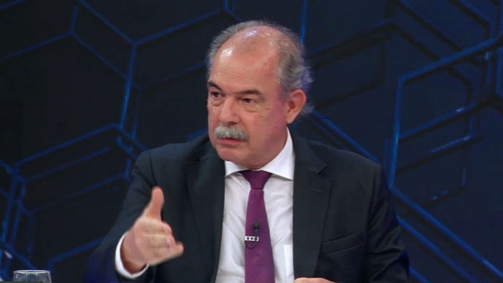 Mercadante diz que crise de popularidade é passageira: "Vai dar Lula de novo"