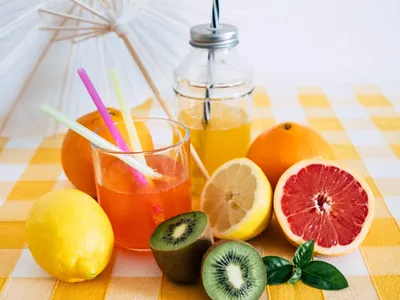 Exagerou na bebida? Veja sucos e vitaminas para "reviver" após a folia