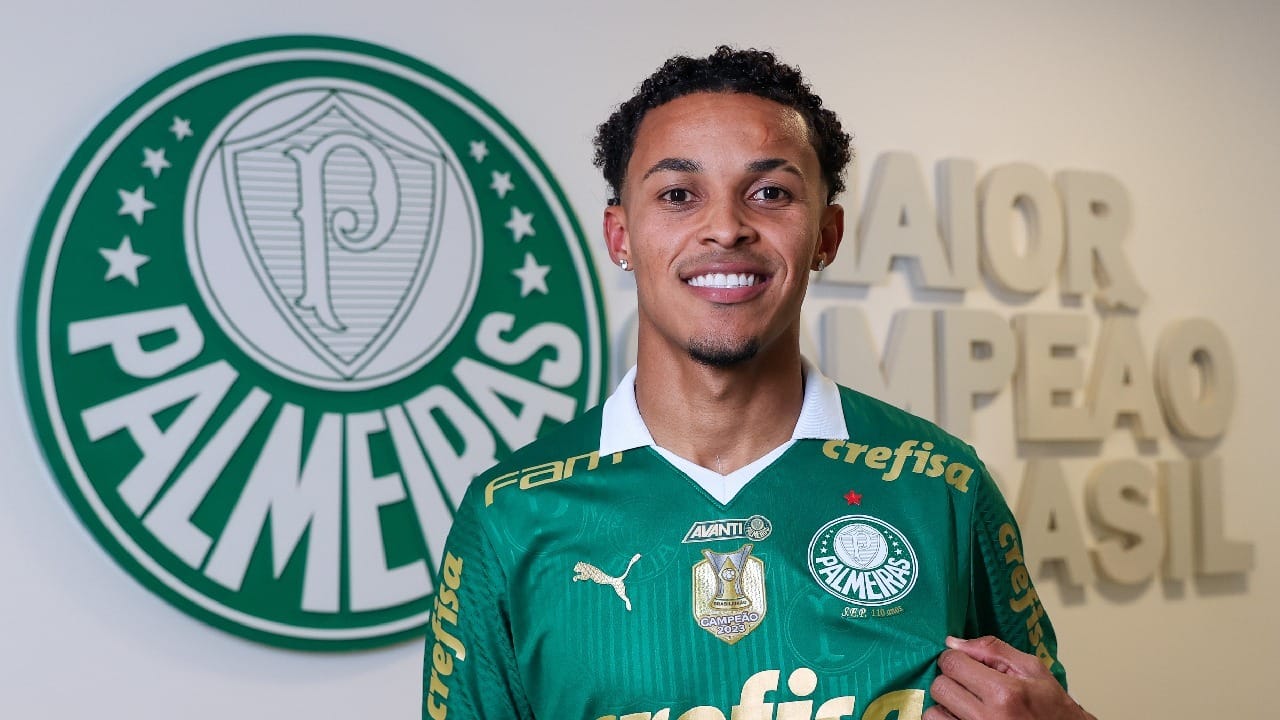 Palmeiras anuncia atacante Lázaro por empréstimo até o fim de 2024
