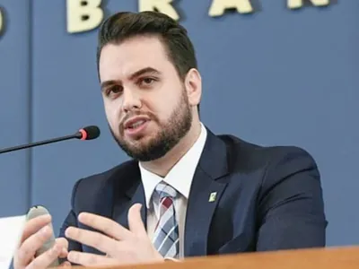 PGR se manifesta contra soltura de Filipe Martins, preso por trama golpista