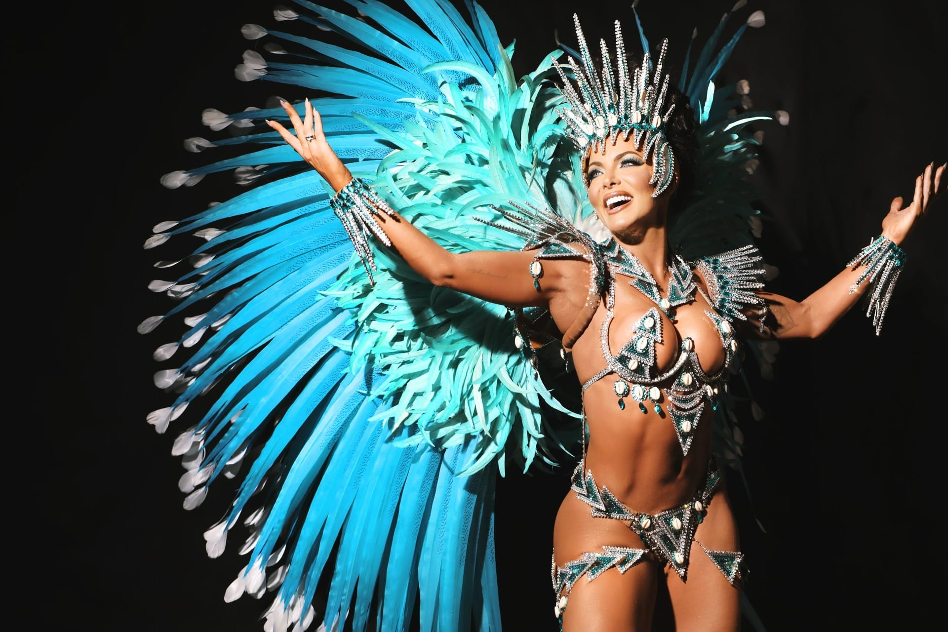 Carla Prata relembra tumor e diz que desafia doença rara por 'inclusão' no Carnaval