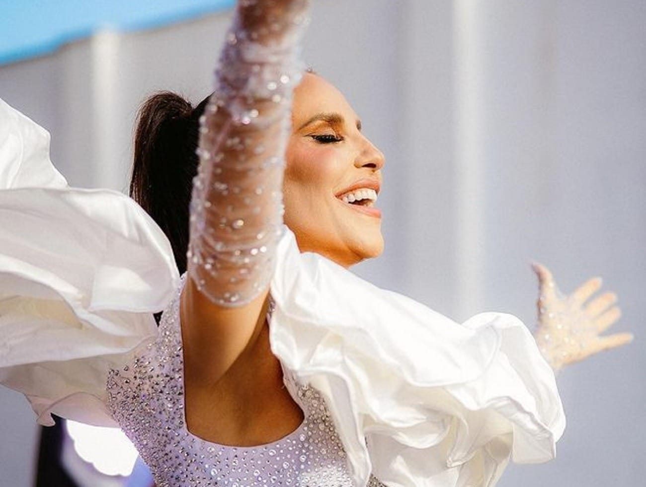 Ivete Sangalo comemora sucesso de 'Macetando': "Estou metidinha e agradecida"