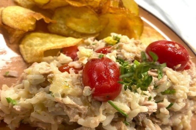 Arroz cremoso com atum e batata chips | Band Receitas