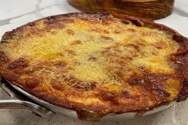 Lasanha de maminha com queijos na frigideira | Band Receitas