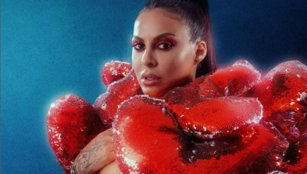 Quem é Alinne Rosa, cantora que tascou um beijão em Caio Castro no Carnaval