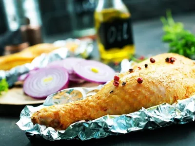 Frango no papilote: receita de air fryer fica pronta em 20 minutos