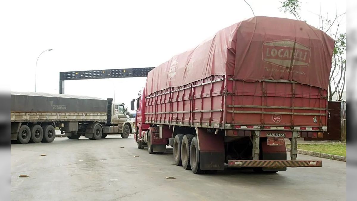 Falta de caminhões eleva preços de fretes rodoviários em Mato Grosso