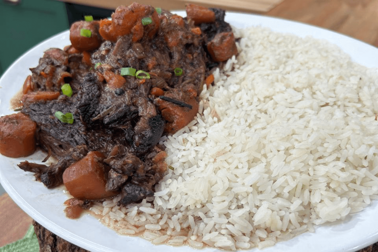 Carne de panela ao vinho | Band Receitas