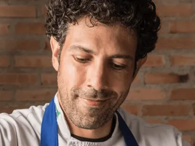 Rodrigo Oliveira prepara o legítimo tiramisù italiano, com biscoito caseiro