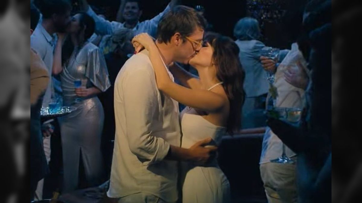 Sandy e Fábio Porchat se beijam em novo trailer de “Evidências do Amor”