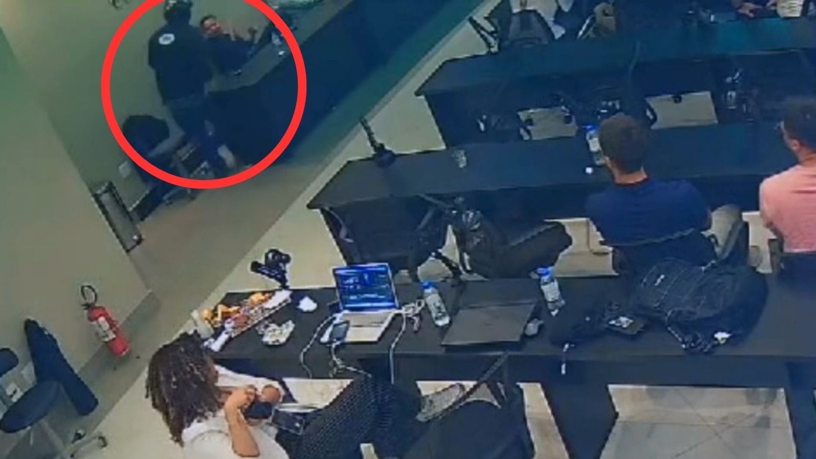 Gangue do Rolex invade instituto de Roberto Viotto e furta relógio de luxo