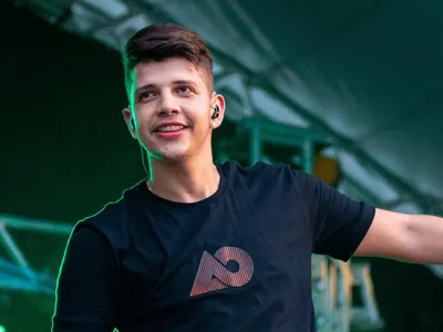 Nadson o Ferinha celebra ano de sucesso na música: "Consegui realizar sonho"
