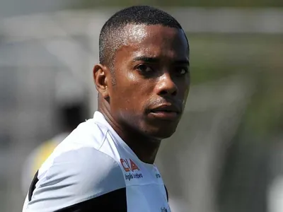 STF forma maioria para manter prisão do ex-jogador Robinho; placar está em 6 a 1