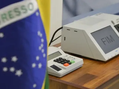 Congresso de Direito Eleitoral debate influência da IA nas eleições