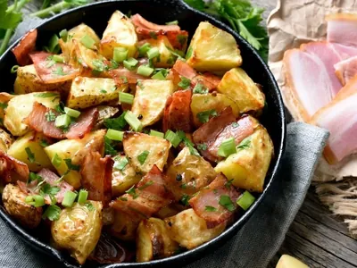 Batata com bacon simples: receita fica ainda mais gostosa com toque de chef