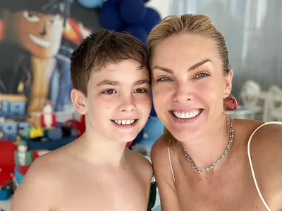 Ana Hickmann faz festa para o filho e ganha elogio de Edu Guedes: "Maravilhosa"
