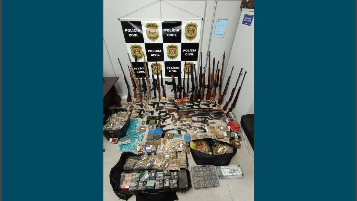 Arsenal encontrado na casa do suspeito