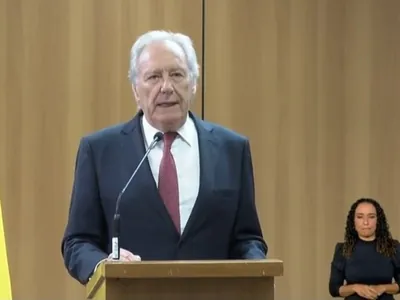 Lewandowski comunica Lula que deixa Ministério da Justiça ainda em janeiro