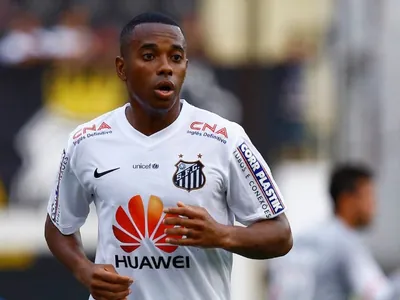 Robinho: Cármen Lúcia vota para manter prisão do ex-jogador; placar está em 5 a 1