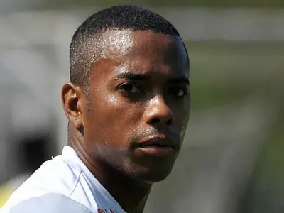 Ex-técnico de Robinho, Emerson Leão diz que pretende visitar ex-jogador na cadeia