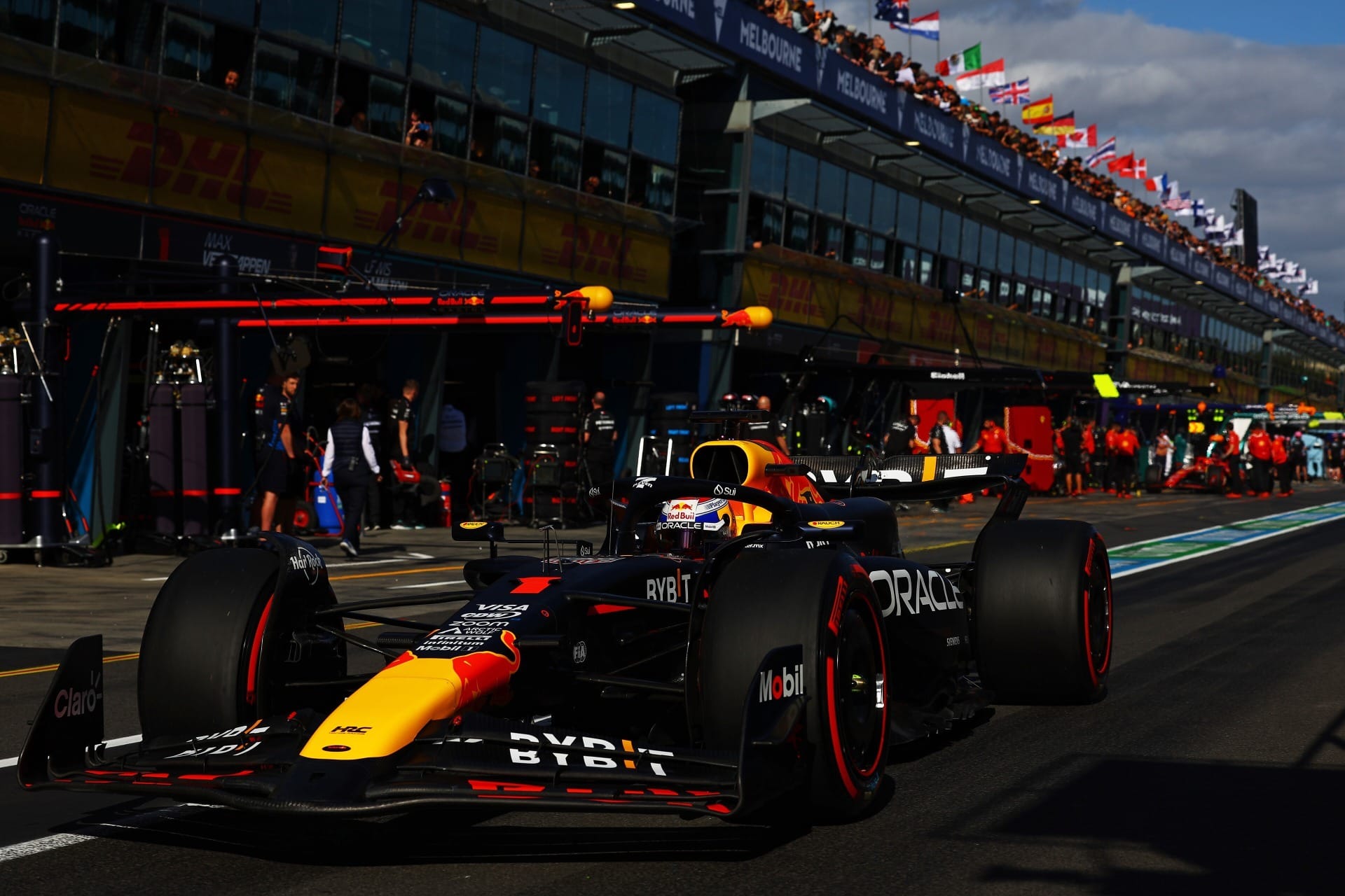 Max Verstappen supera Carlos Sainz e conquista pole position do GP da Austrália