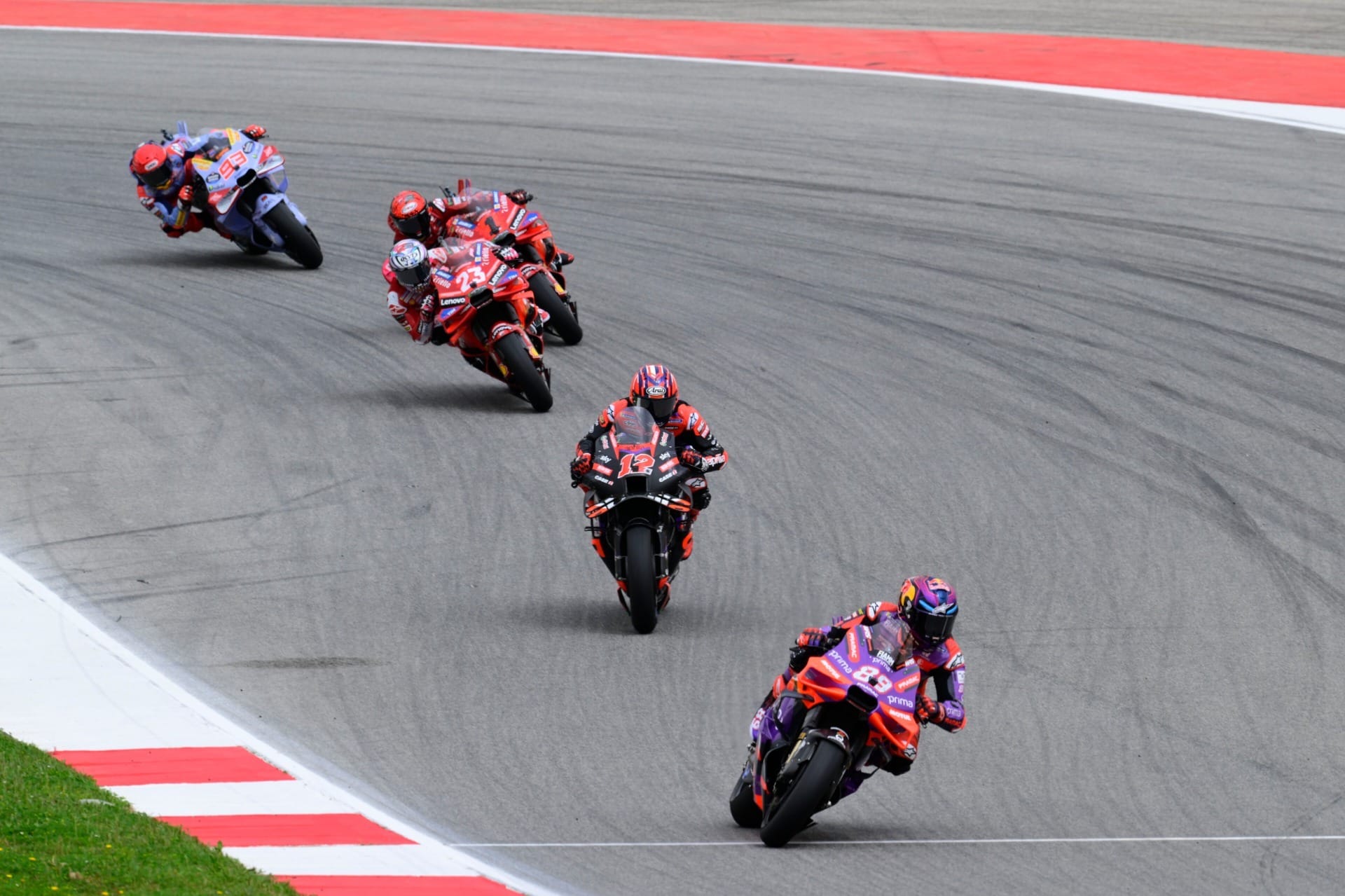 Empresa dona da Fórmula 1 anuncia a compra da organizadora da MotoGP