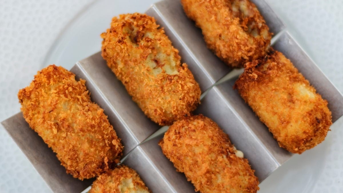 Bolinho de bacalhau que não desmancha tem segredo infalível e tempero secreto