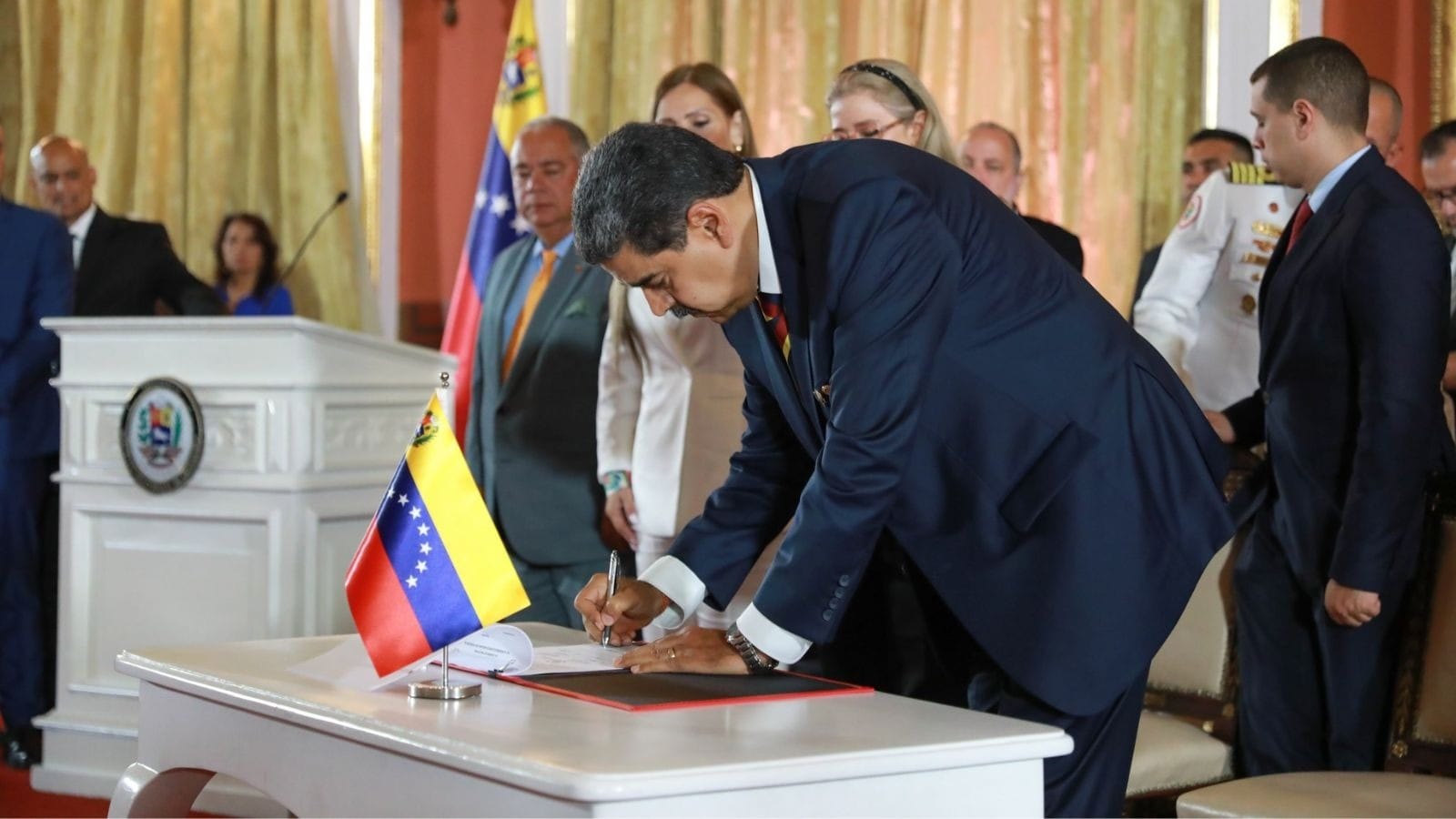 Itamaraty avalia decisão de Maduro que cria província venezuelana em Essequibo