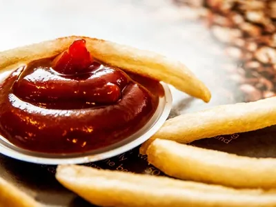 Ketchup caseiro é mais gostoso que o pronto e pode ser feito na air fryer