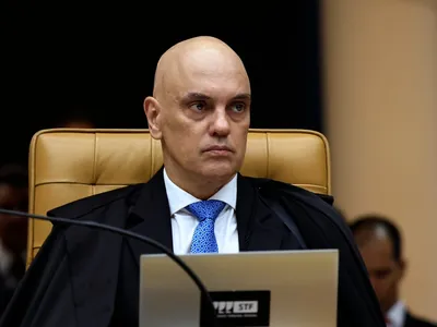 Moraes voou ao menos 8 vezes em jatos ligados a Daniel Vorcaro, diz jornal