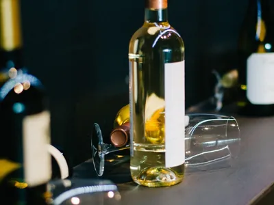 Risoto, marinadas e mais: saiba como escolher vinho para cozinhar