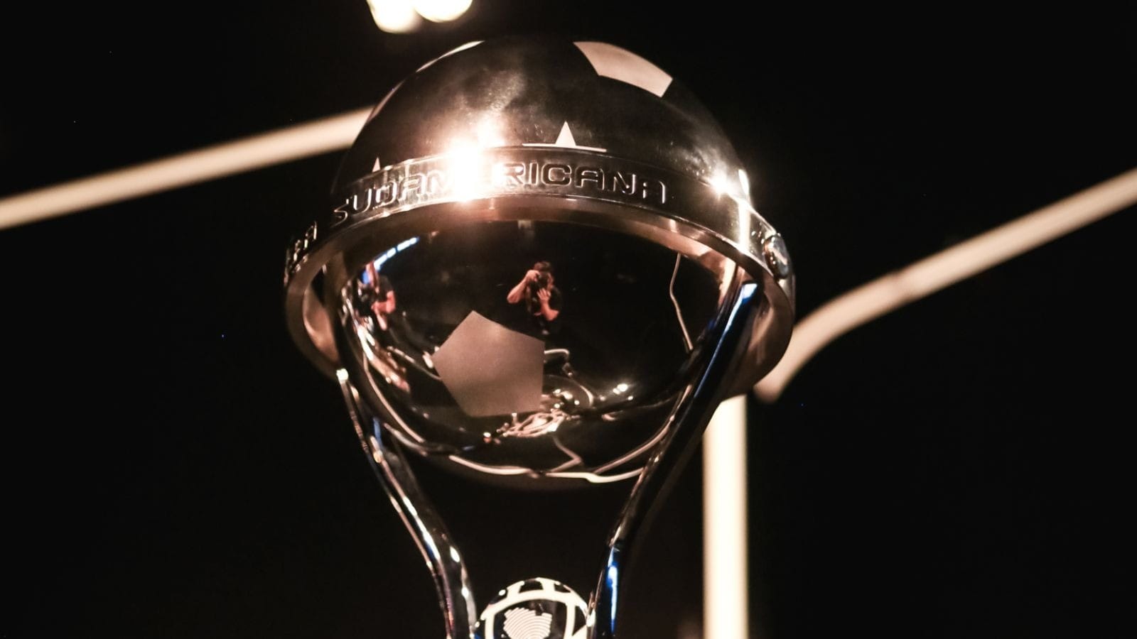 Com 7 brasileiros, veja como ficaram os grupos da Copa Sul-Americana de 2025