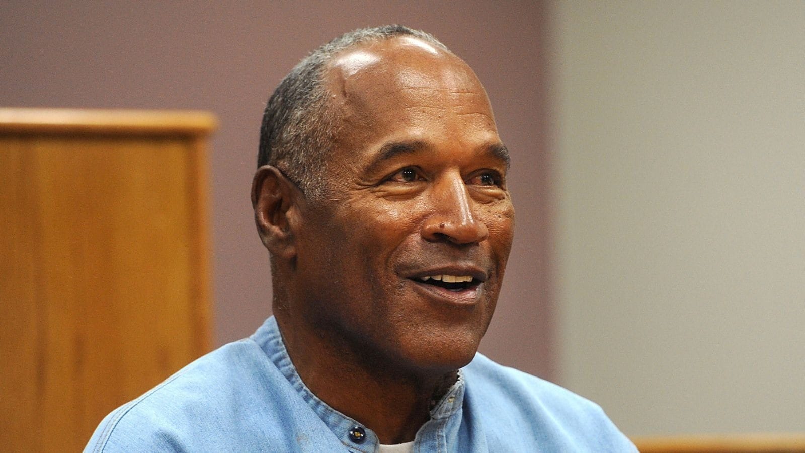 Morre OJ Simpson, ex-jogador de futebol americano, aos 76 anos