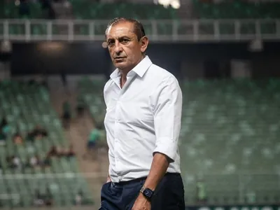Corinthians acerta contratação do técnico Ramón Díaz