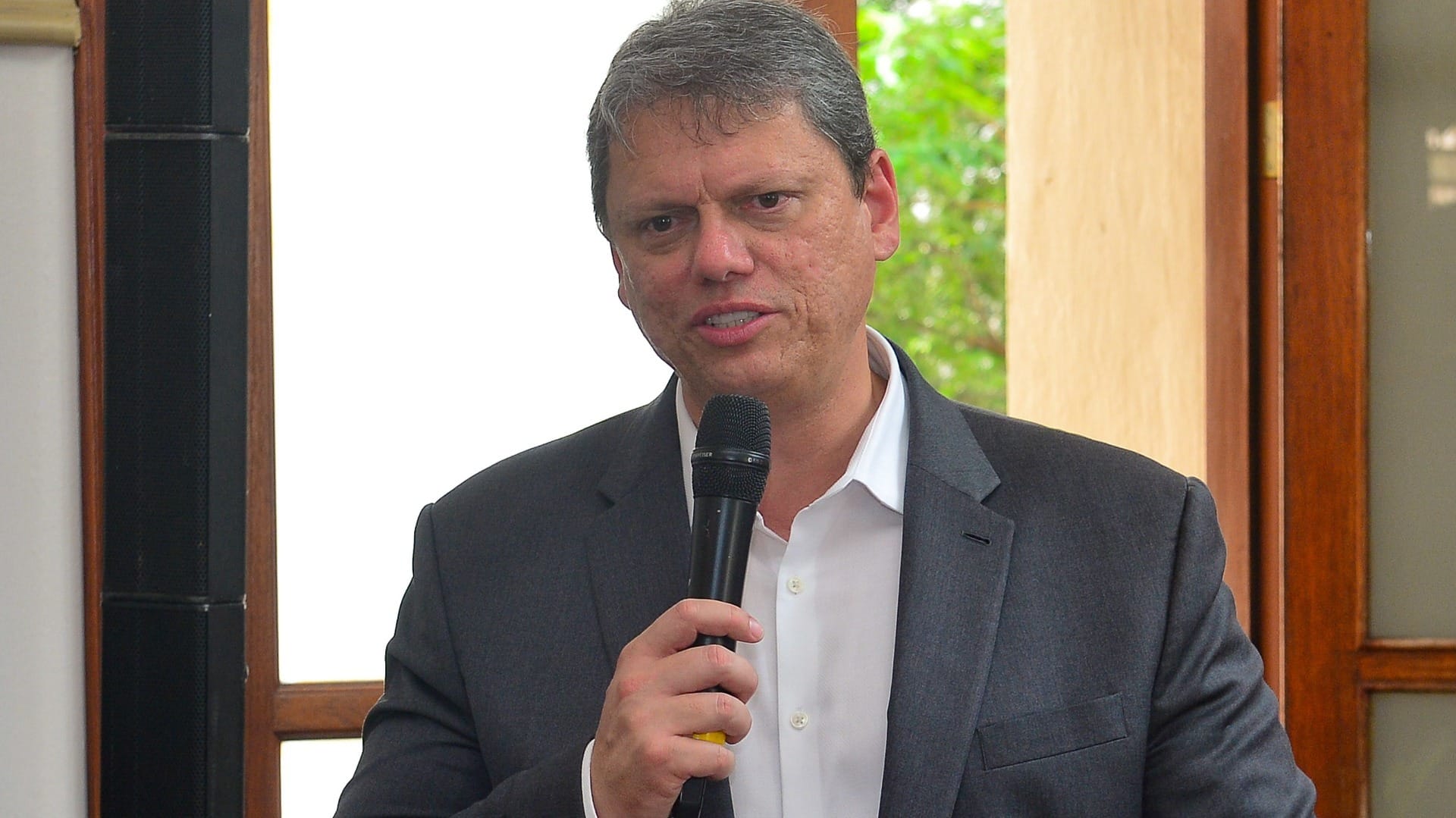 Governador Tarcísio de Freitas tem 59,7% de aprovação em Guarulhos