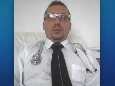 Médico é encontrado morto com pés e mãos amarrados após receber mulher em casa
