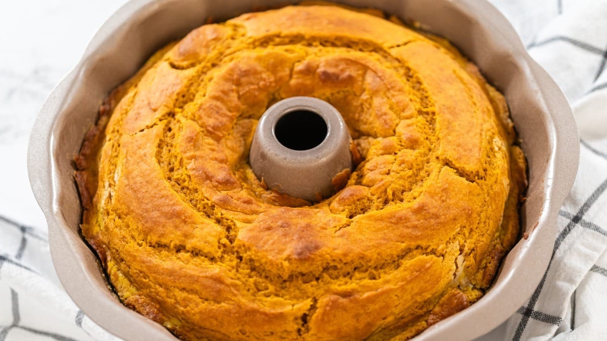 Está sem leite ou manteiga? Saiba como substituir os ingredientes no bolo