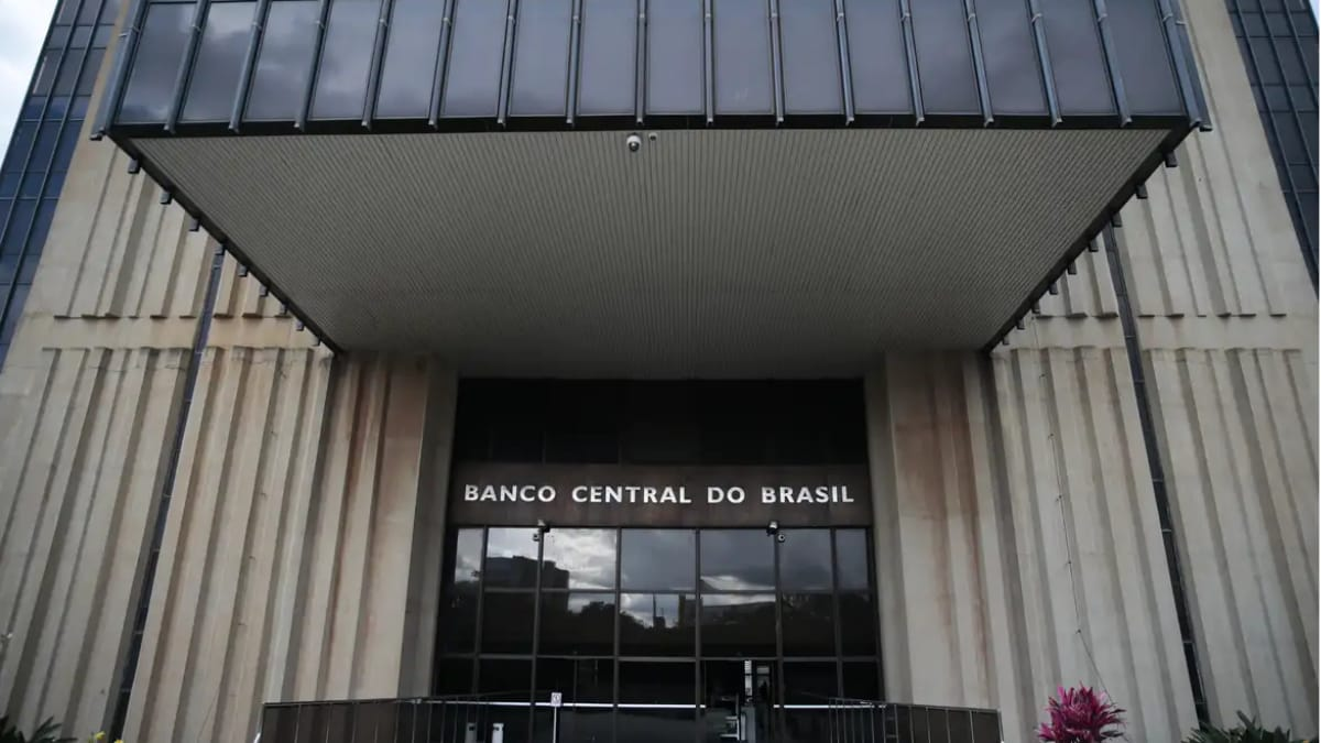 Juliana Rosa: Ao elevar a taxa Selic a 14,25%, Banco Central já sinaliza novo aumento para maio