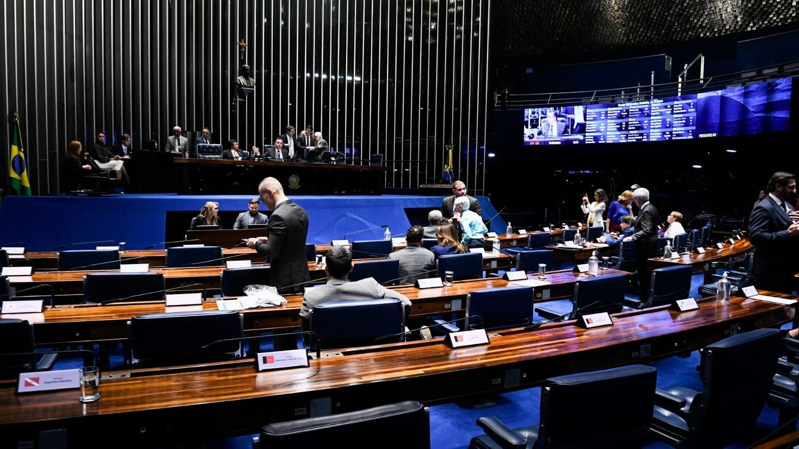 Senado aprova mudanças na Lei da Ficha Limpa