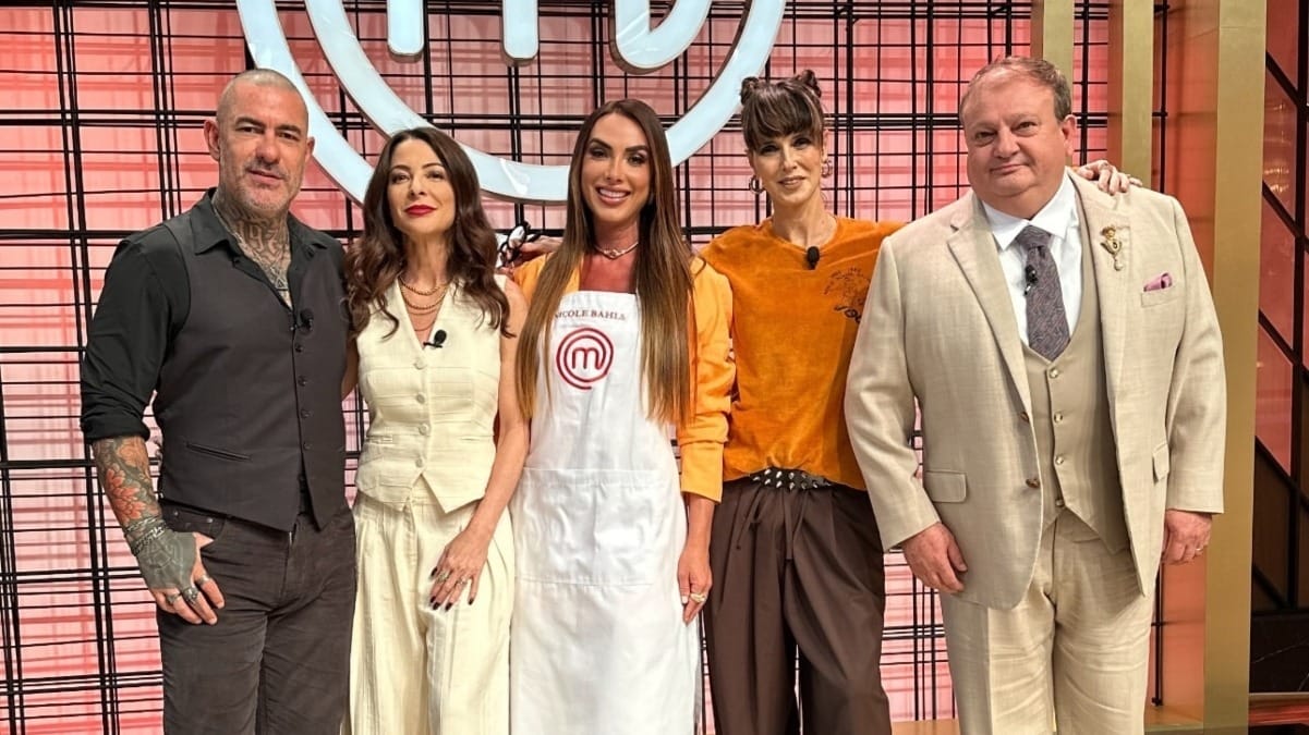 Nicole Bahls celebra participação no MasterChef: "O bom filho à casa retorna"