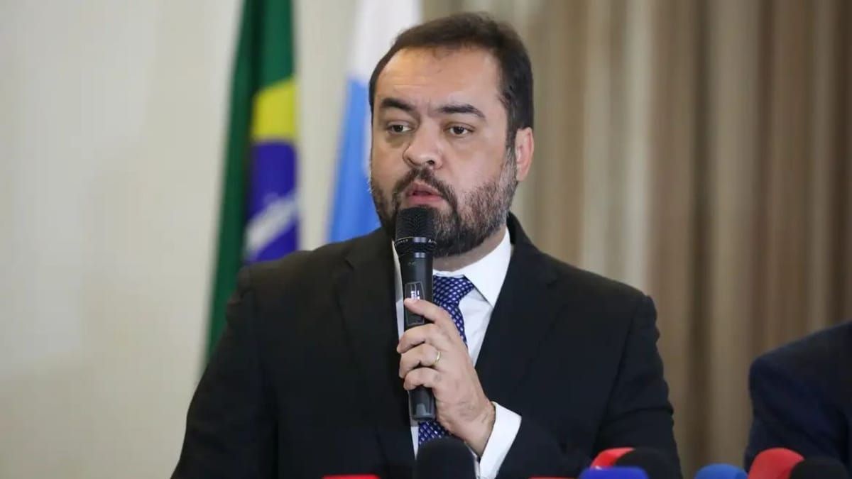 Cláudio Castro anuncia maternidade na comunidade da Rocinha