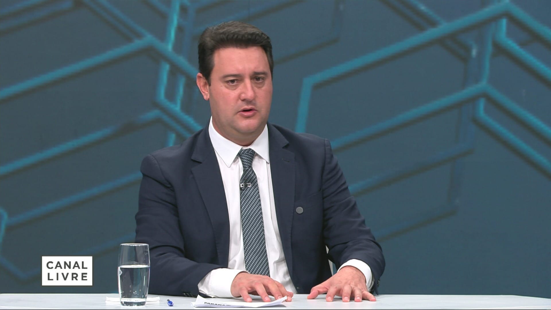 Entenda por que Ratinho Junior desistiu de ser candidato a Presidente