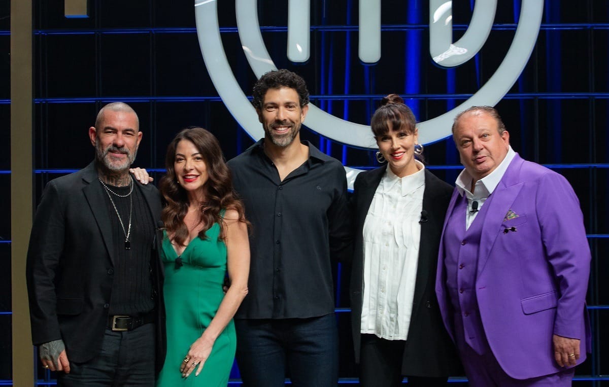 Rodrigo Oliveira voltou para o MasterChef? Jurado aparece na cozinha