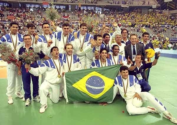 Pampa e a seleção que conquistou o primeiro ouro no voleibol em 1992