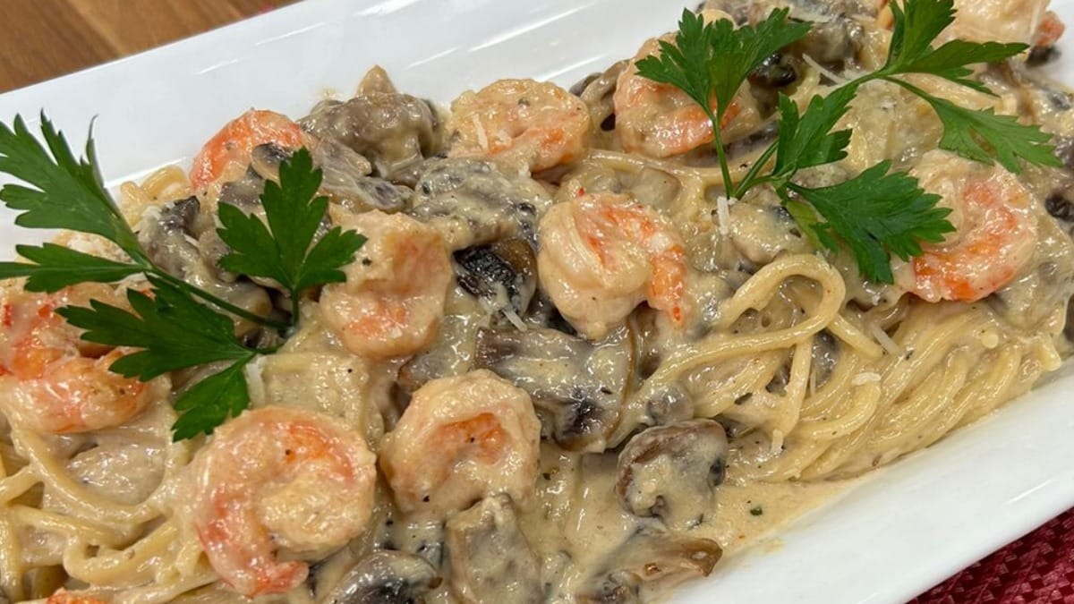 Fettuccine cremoso com camarão e cogumelo | Band Receitas