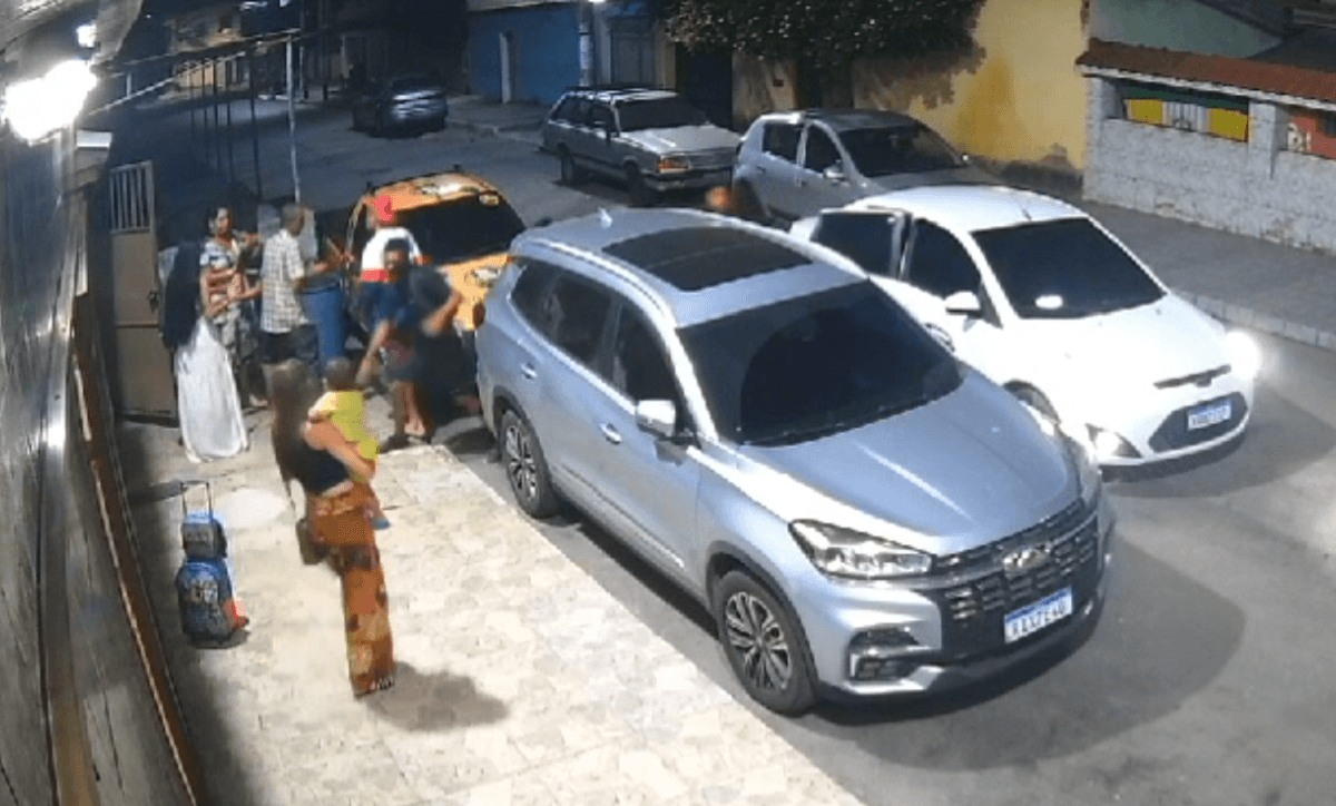Polícia investiga assalto que terminou com suspeito morto e outro ferido em Caxias