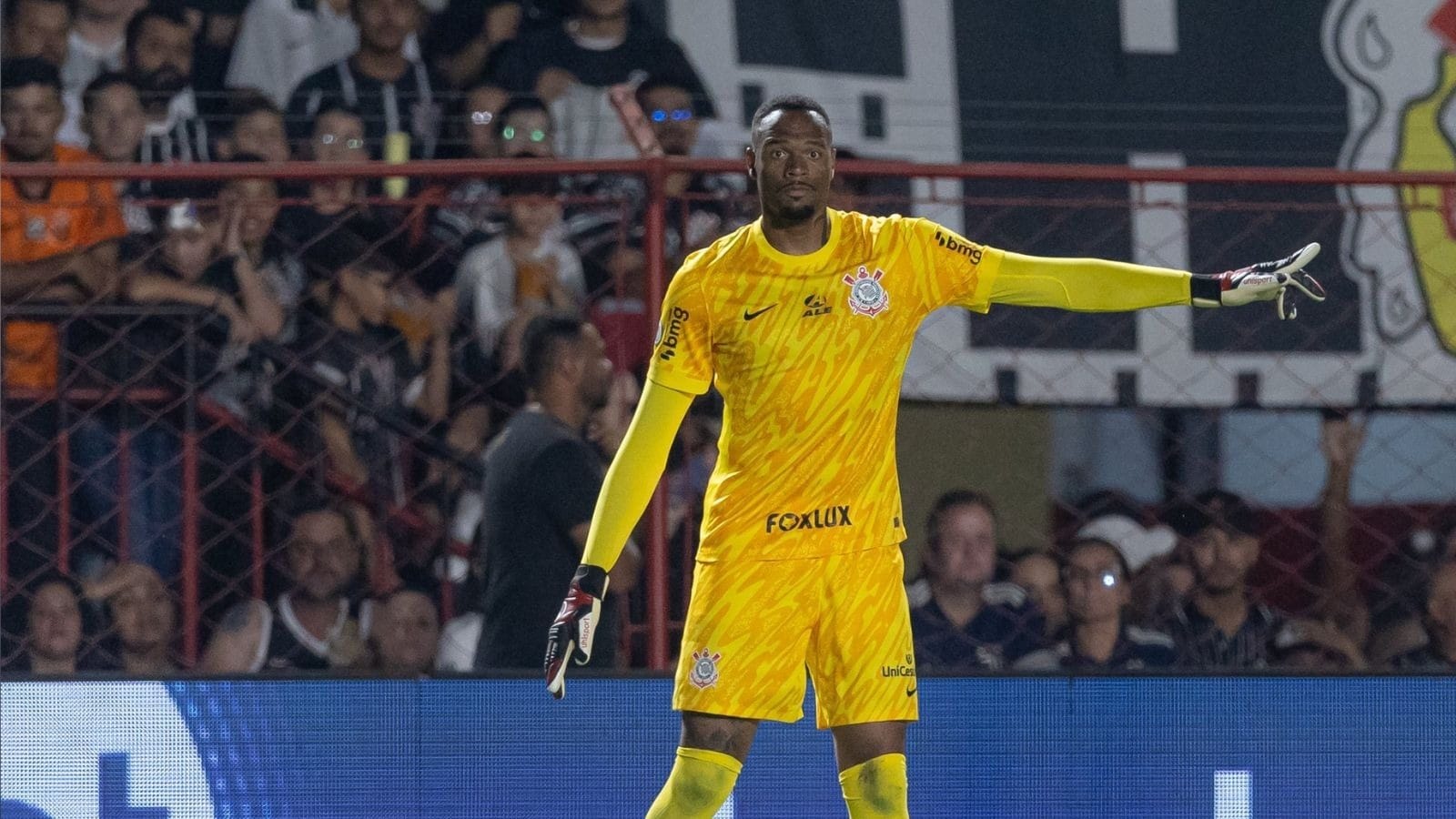 Carlos Miguel cantou 'Palmeiras não tem Mundial' e se declarou ao Corinthians há 2 meses