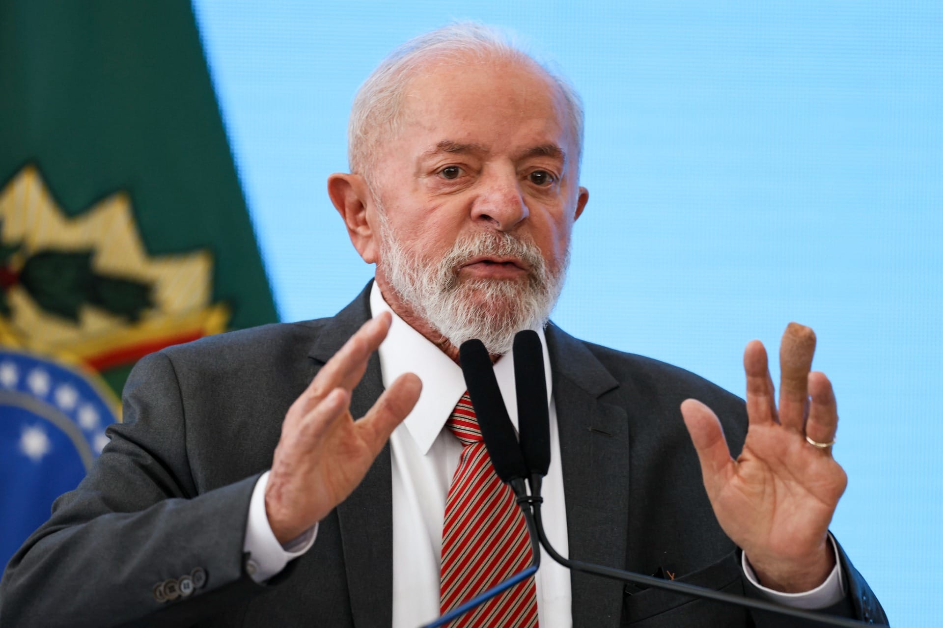 Lula anuncia aplicação de R$ 15,5 bilhões em obras na Dutra e na Rio-Santos